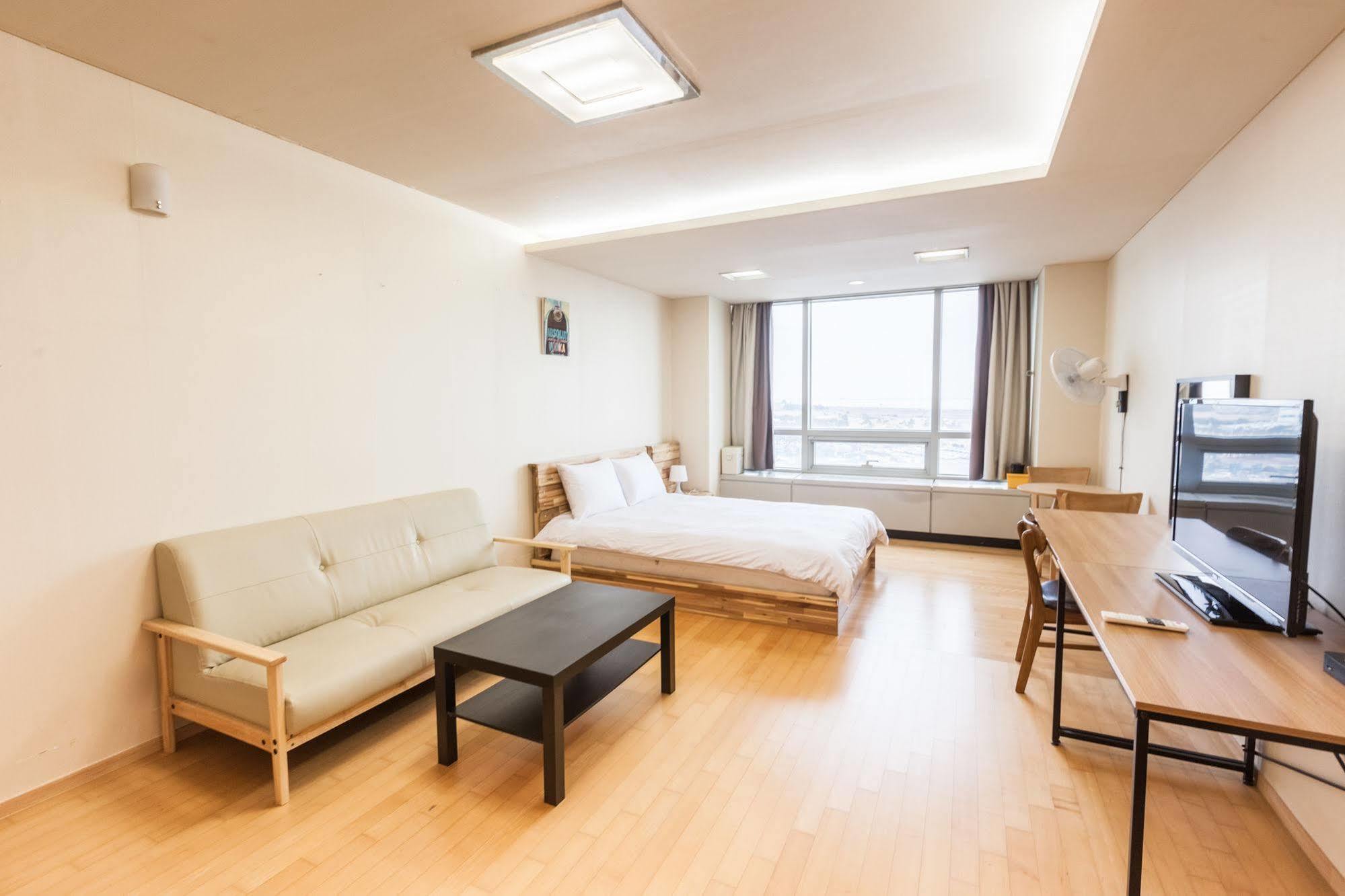 Incheon Airport Egarak Residence Bagian luar foto